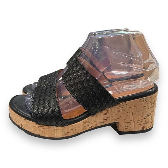 NWT Miz Mooz Genna Sandal in Black, Size 38 Wide or 7.5-8 Wide US - Picture 1 of 9